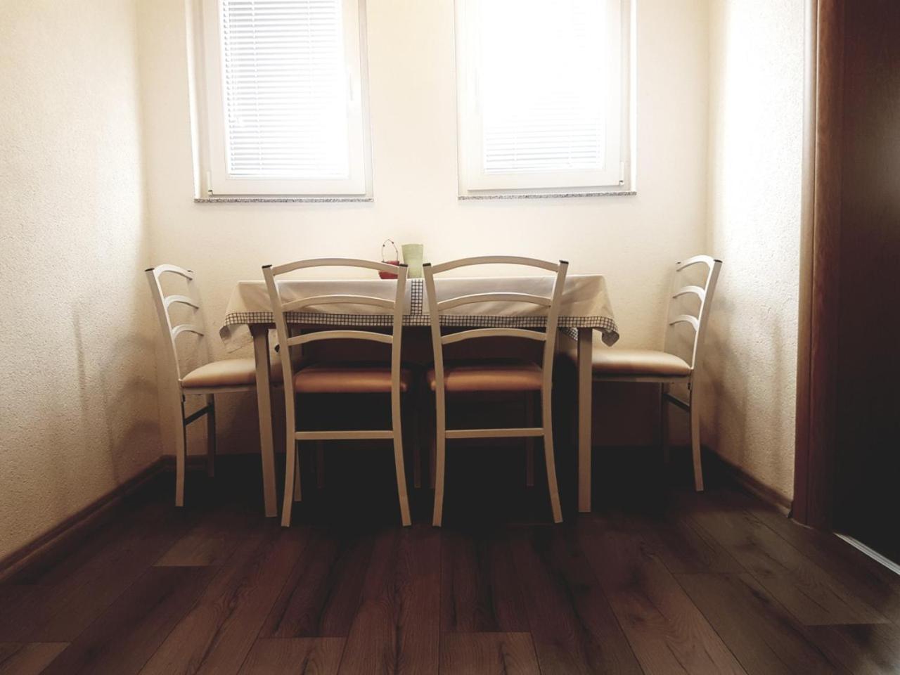 Em Apartment Sarajevo Bilik gambar